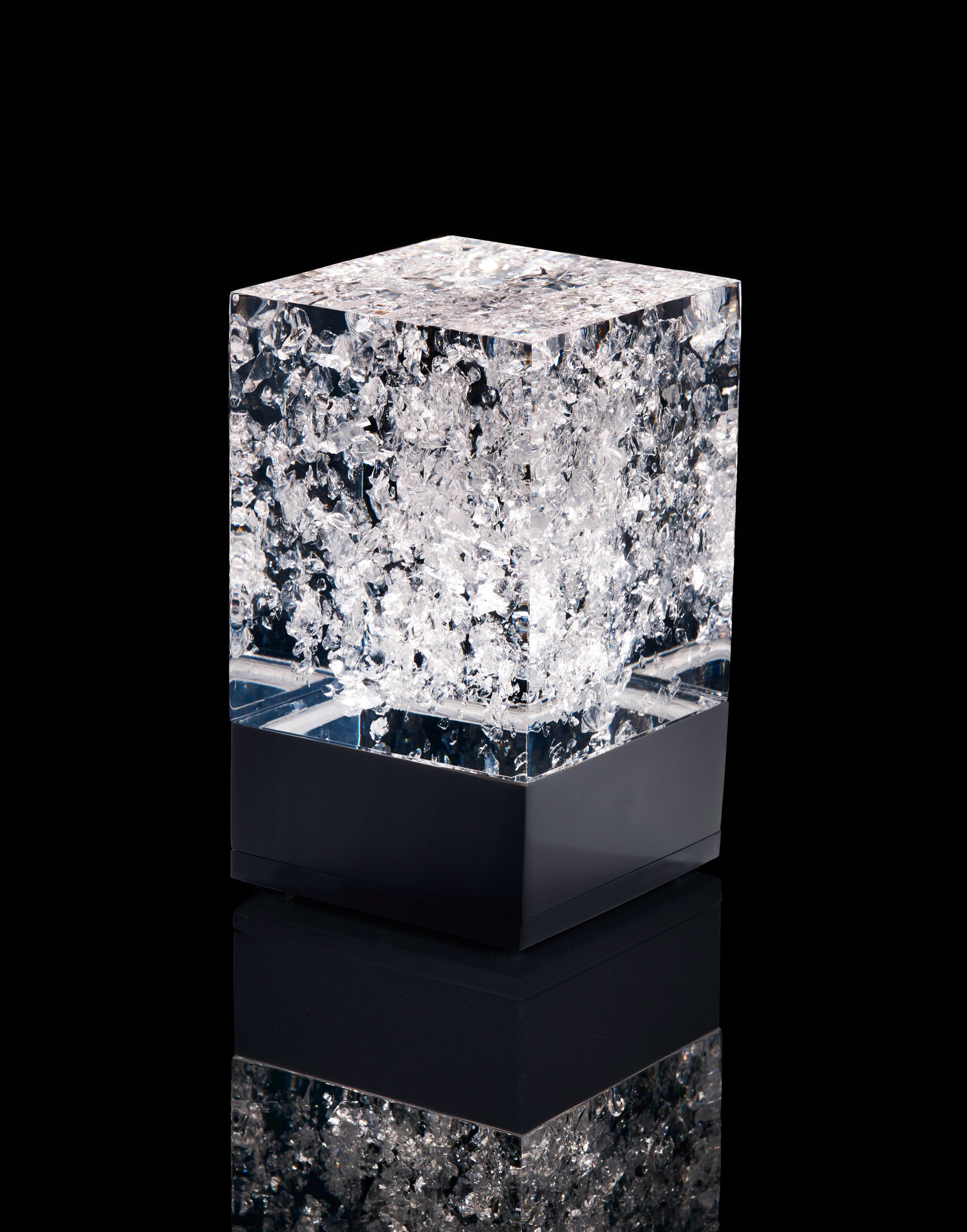 Cristal socle noir fond noirnew